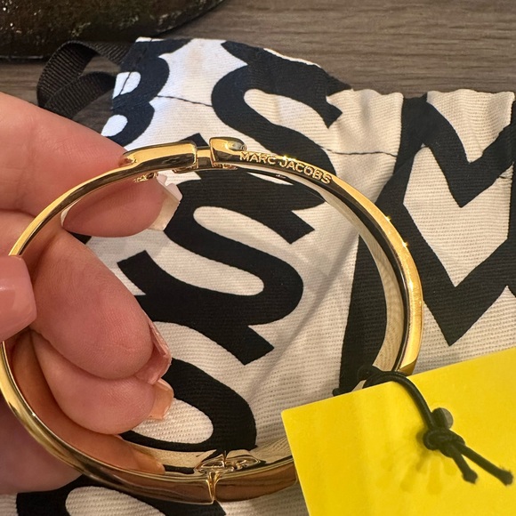 Marc Jacobs Gold J Hinge Bracelet NWT - Picture 4 of 6